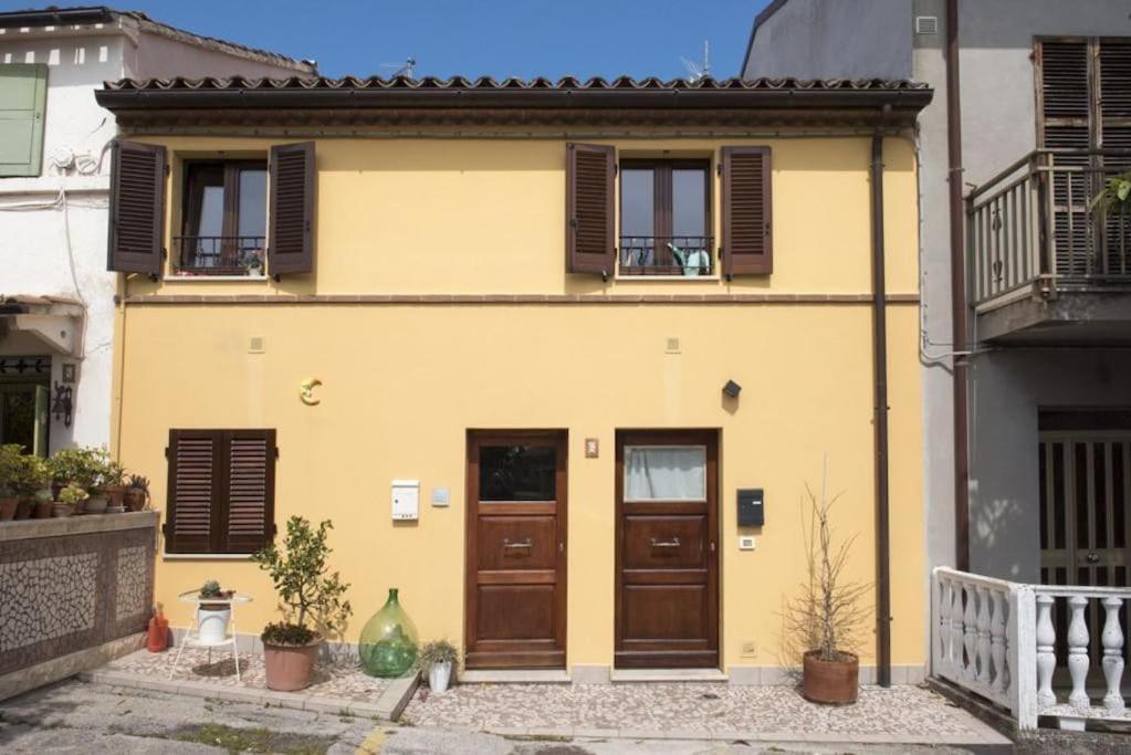 Grazioso Bilocale A 5 Minuti Da Numana Apartment Bagian luar foto
